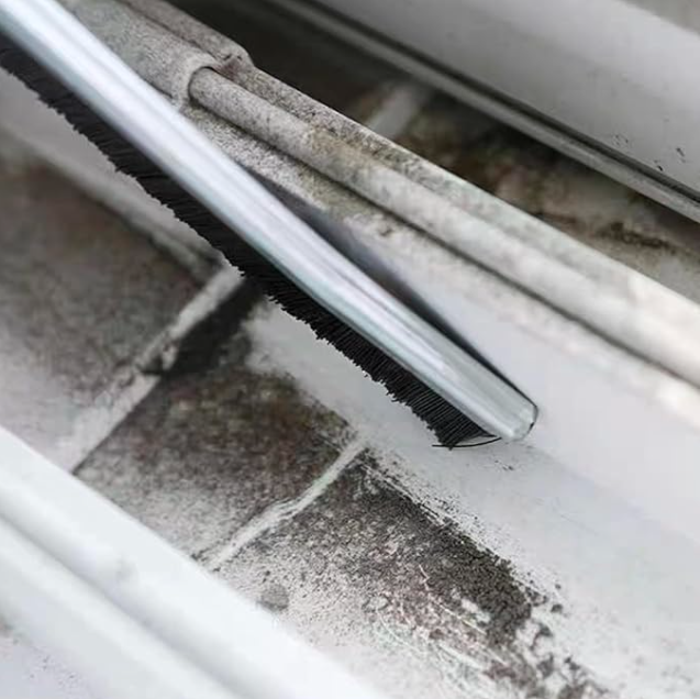 Gap Cleaning Brush
